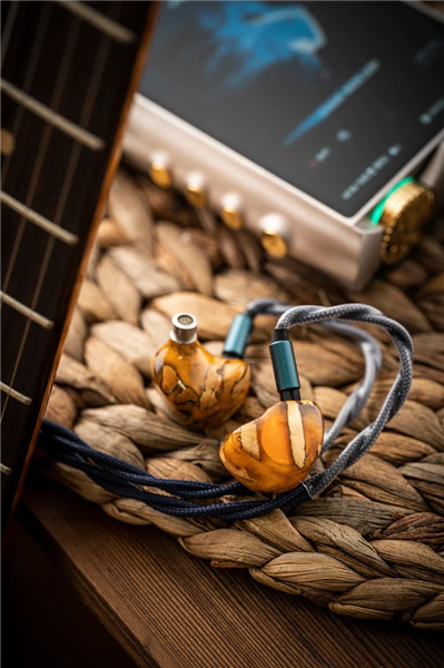 Cayin Audio N30LE Amber Pearl UM IEM/DAP Package is now available